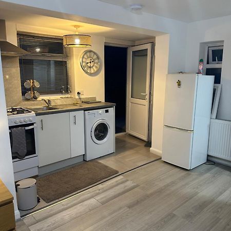 Stylish Studio Flat - Watford Junction - Harry Potter エクステリア 写真
