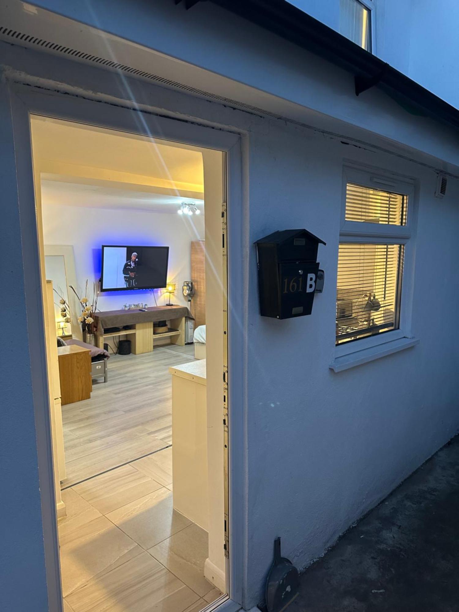 Stylish Studio Flat - Watford Junction - Harry Potter エクステリア 写真