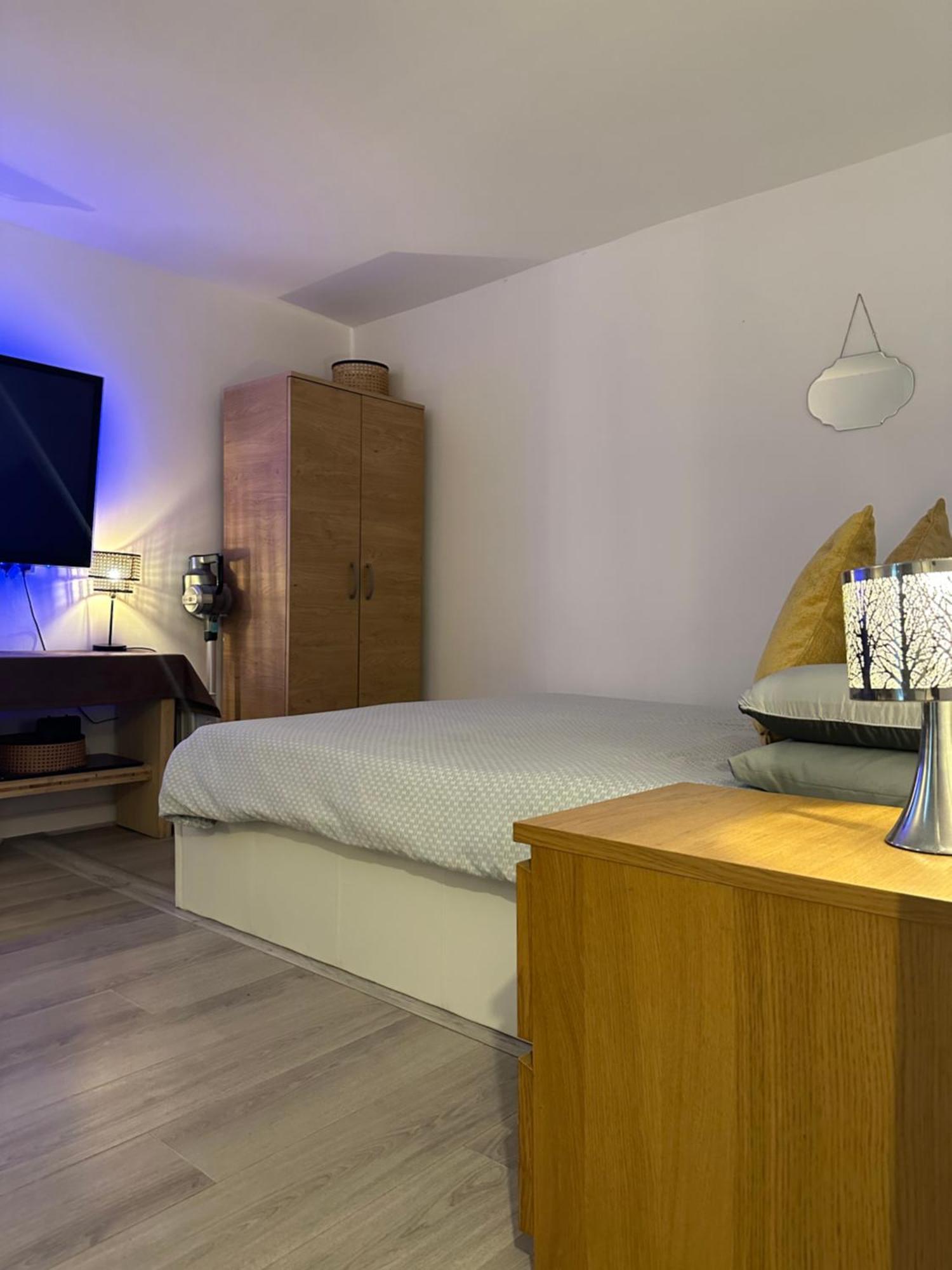 Stylish Studio Flat - Watford Junction - Harry Potter エクステリア 写真