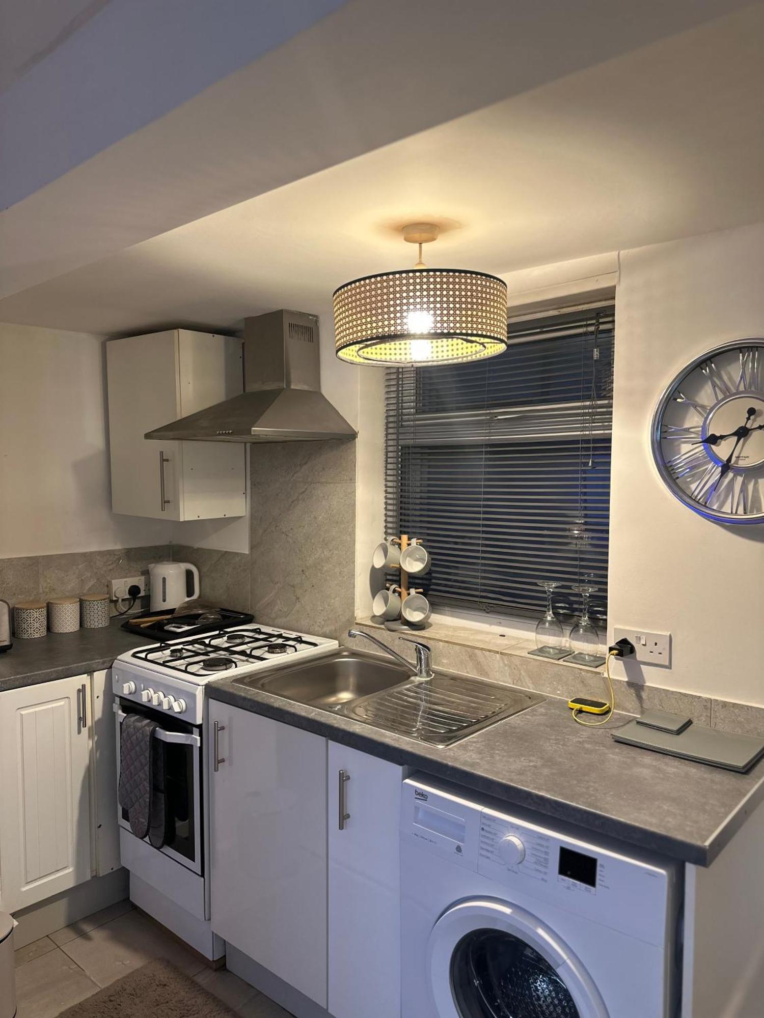 Stylish Studio Flat - Watford Junction - Harry Potter エクステリア 写真