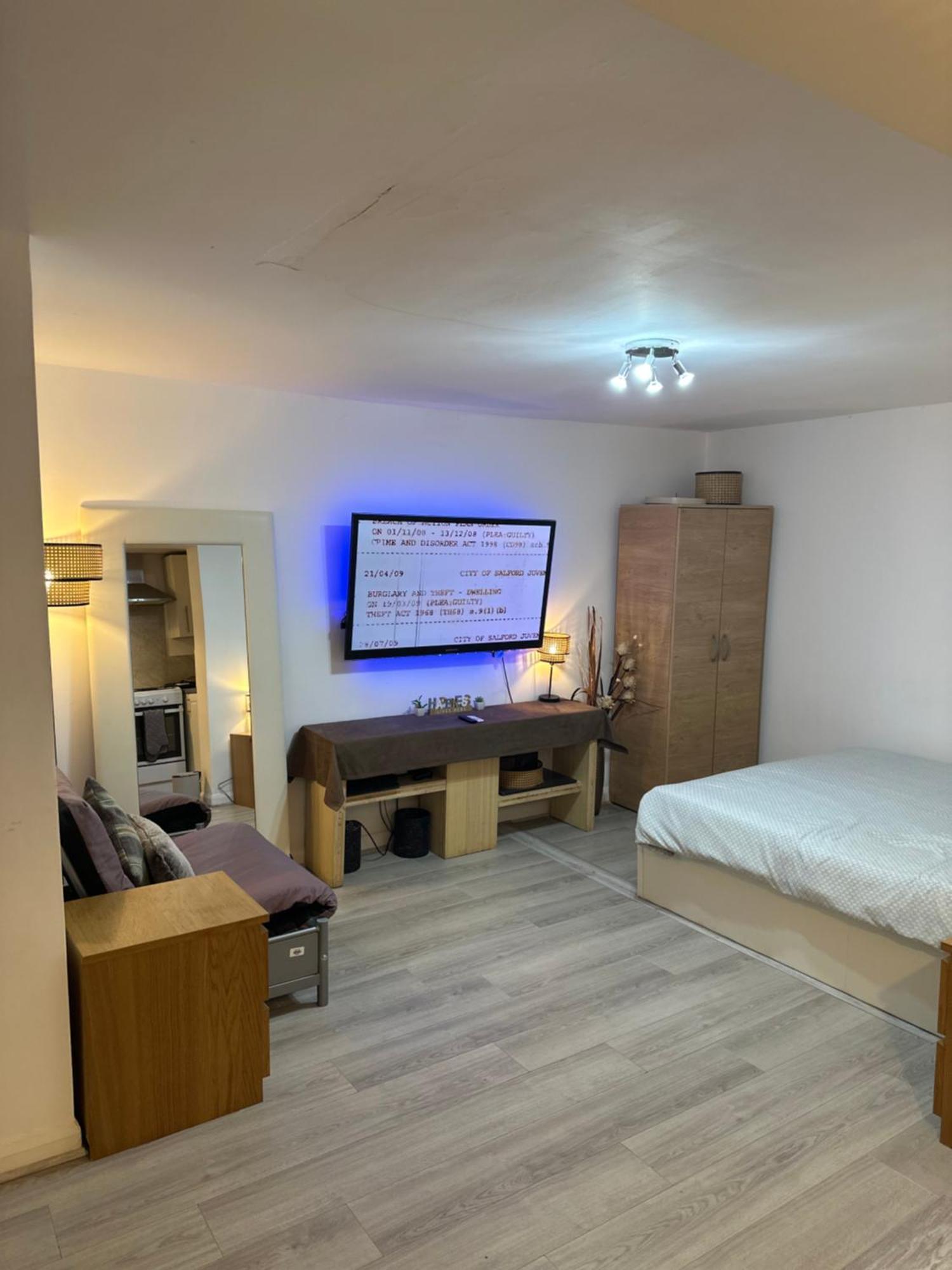 Stylish Studio Flat - Watford Junction - Harry Potter エクステリア 写真